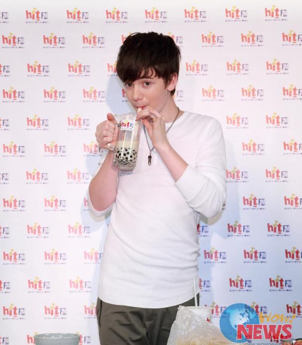 wow!news新闻网 | lady gaga师弟greyson来台大