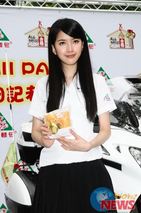 陈匡怡重拾校园点滴 以过来人经验为考生加油
