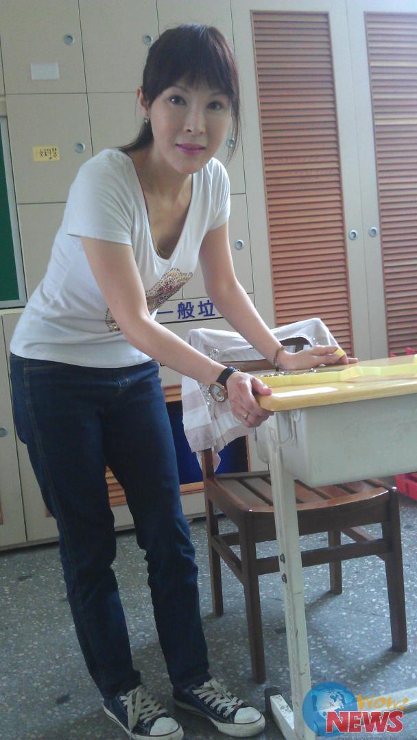 Wow!NEWS新闻网 | 唐德惠带双面胶 帮儿子指