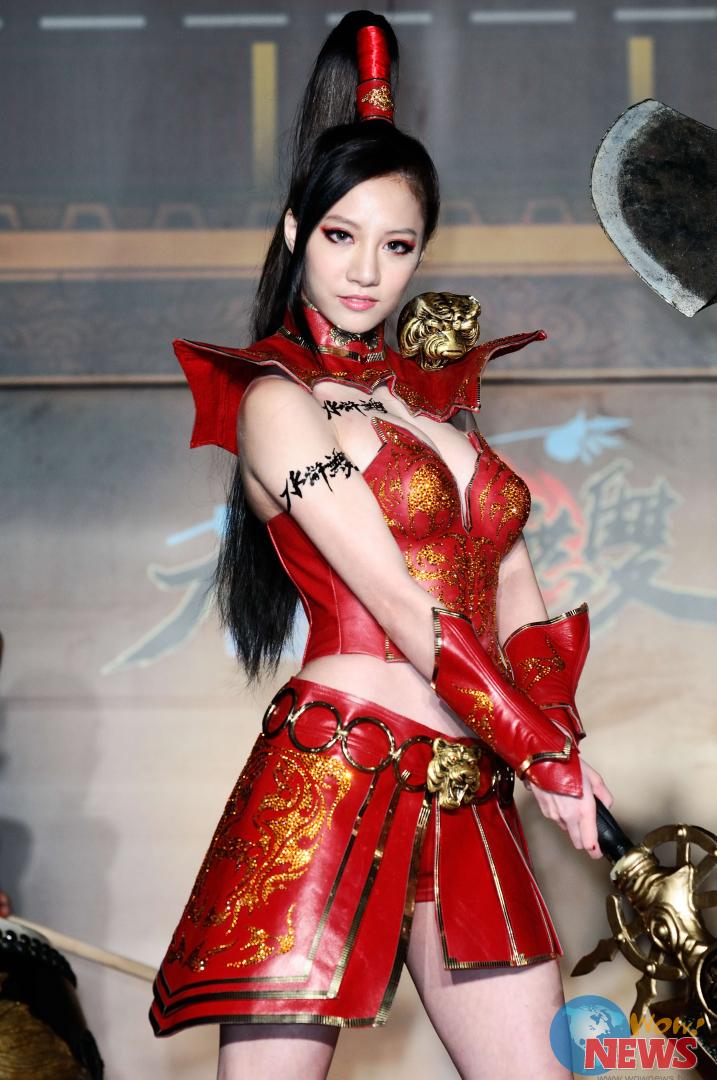 wow!news新闻网 | 林采缇化身性感「女战神」火辣爆乳代言