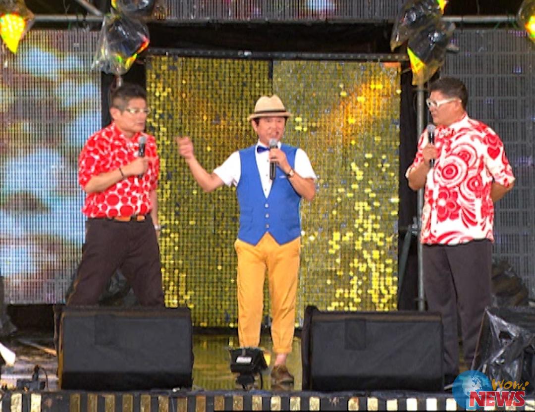 「超级夜总会」黄西田与女儿黄露瑶一同宣传「