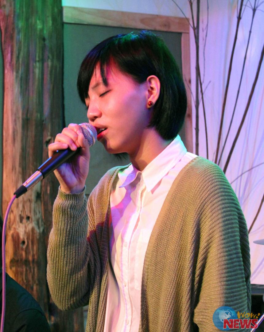 洪佩瑜《踮起脚尖爱》感动全场 台下歌迷频频拭泪 | Wow!NEWS新闻网