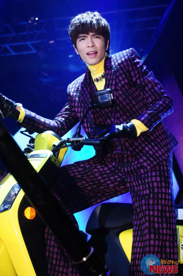 萧敬腾「以爱之名」今晚登场 以要价20万订制