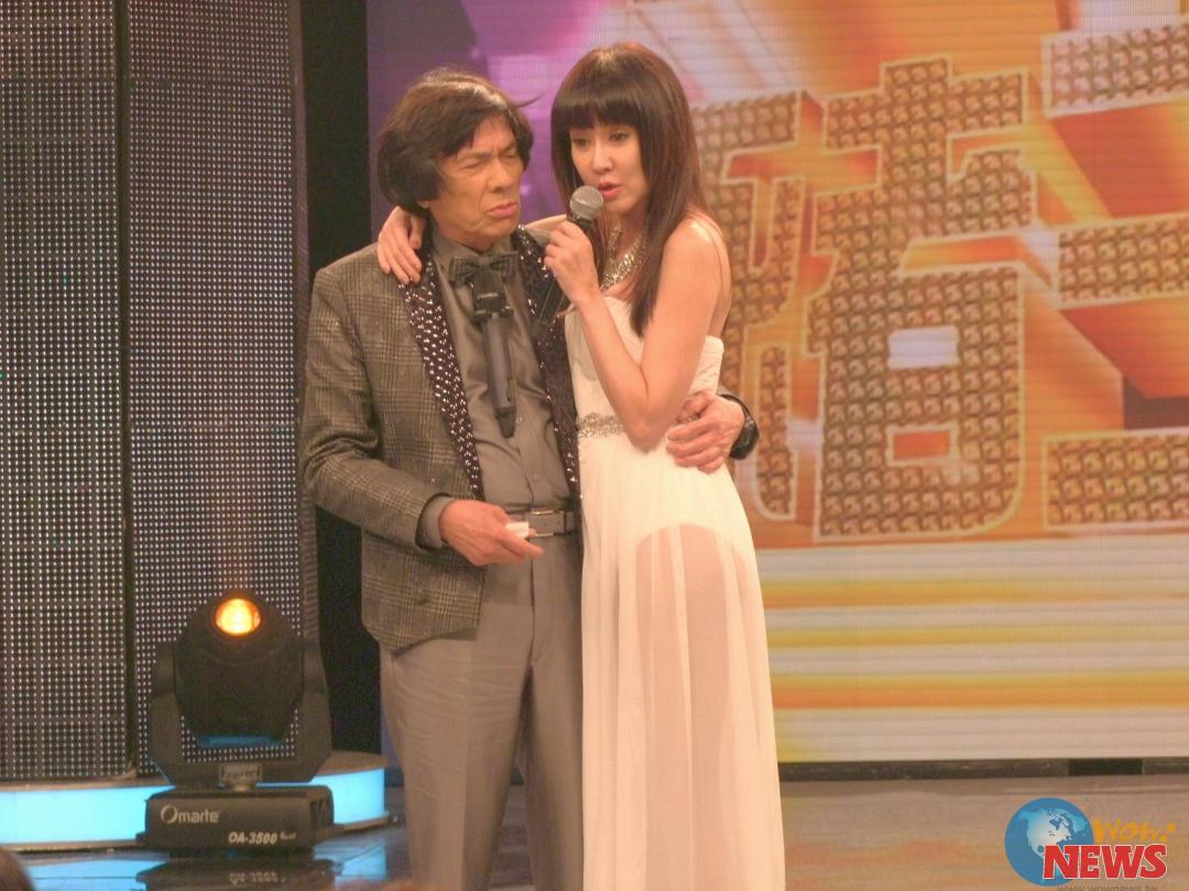 罗霈颖上《万秀猪王》狂吃猪哥亮豆腐 | Wow!NEWS新闻网