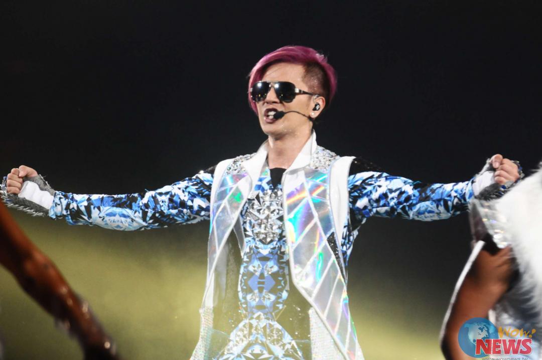 罗志祥挑战胆量极限 高空爆破4.5米处一跃而下