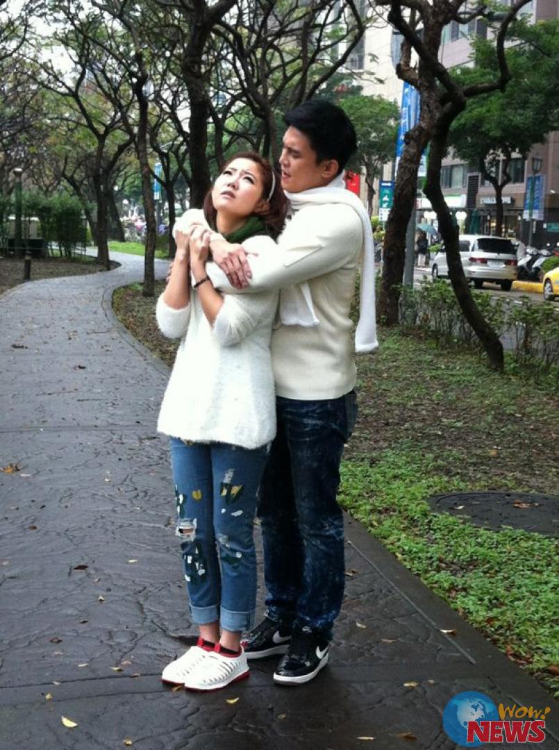 谢忻与Terry搞笑演出冬季恋「锅」 惨遭拖鞋狂