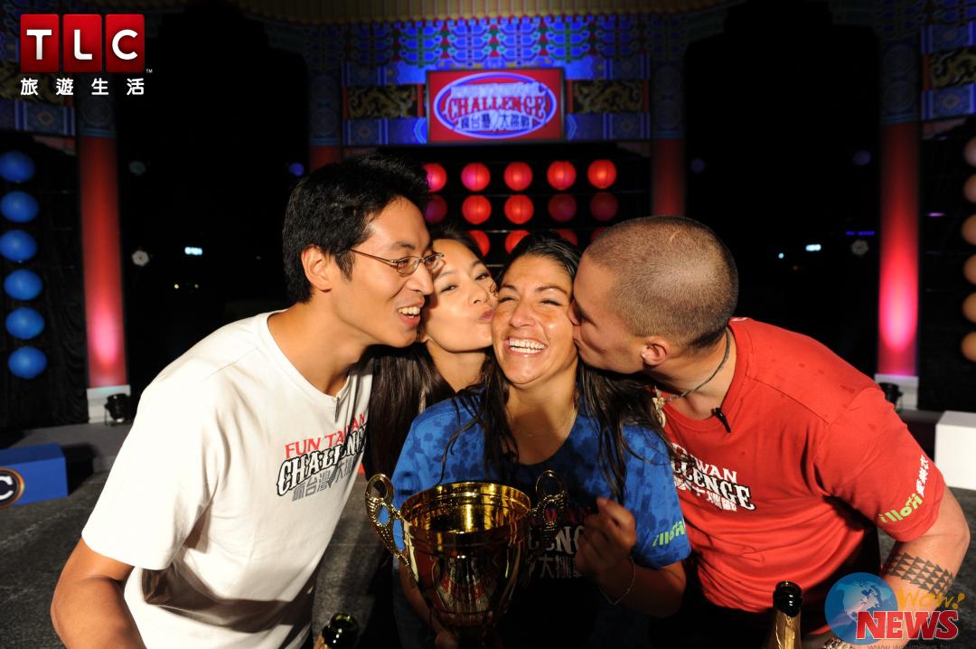 Janet热情献吻冠军 美国甜姊儿夺冠正港真台客