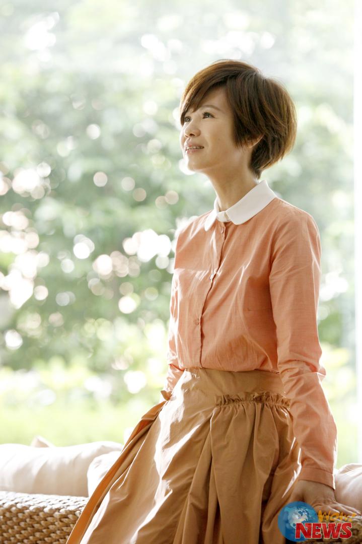 周幼婷为黄乙玲跨刀 首次拍MV直呼比演戏难 |