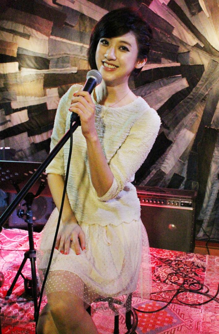 林逸欣办生日音乐会回馈粉丝 老板送招财猫祝