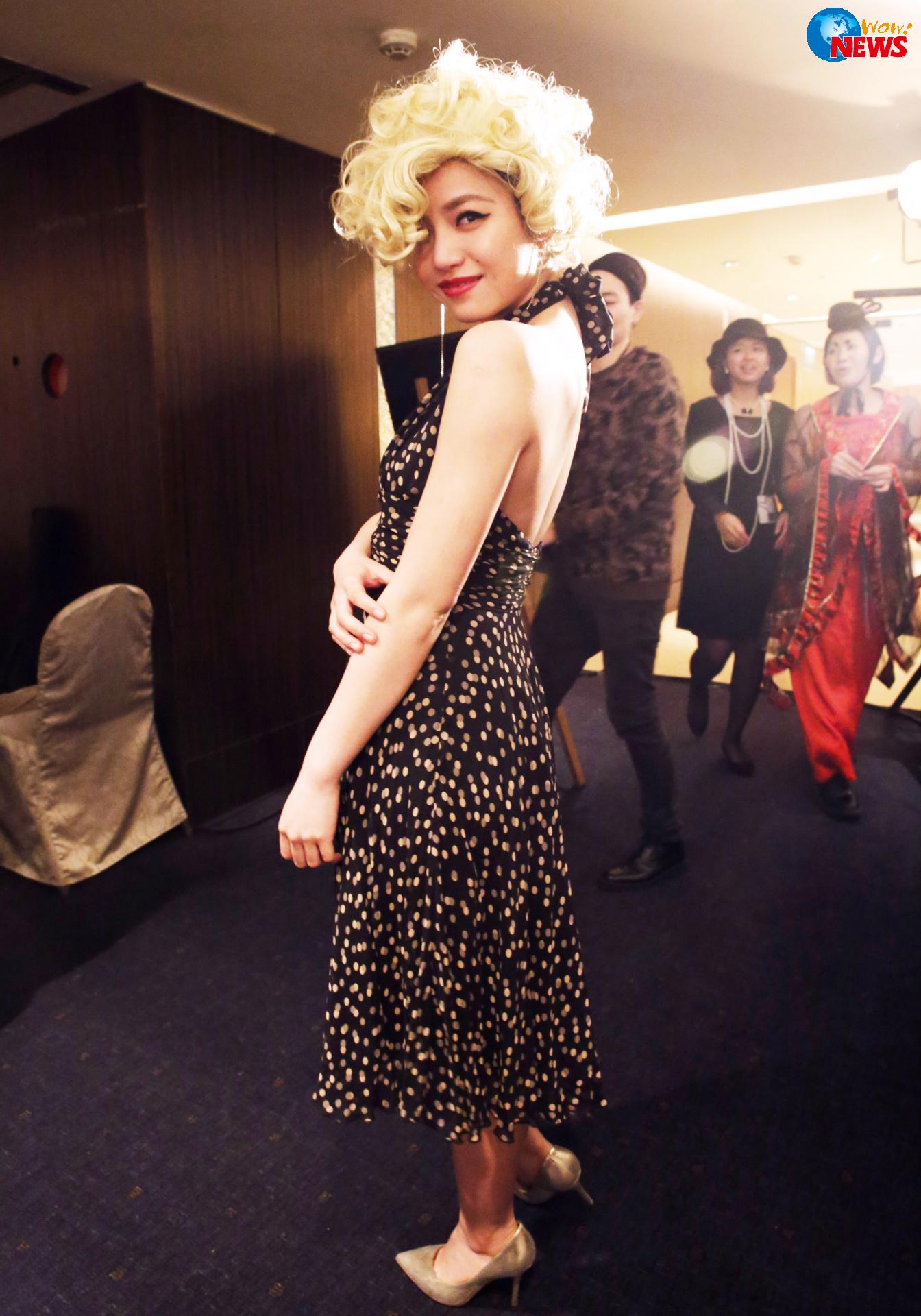 派瑞丝、梦露上身 范范、陈妍希尾牙宴上PK比