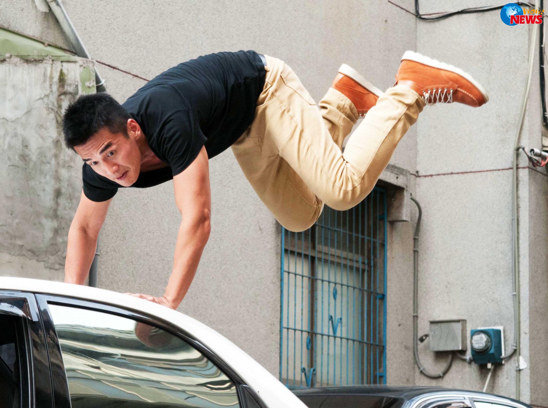 灼伤、扭伤加「<em>卡裆</em>」 杨一展动作戏糗到爆 | W