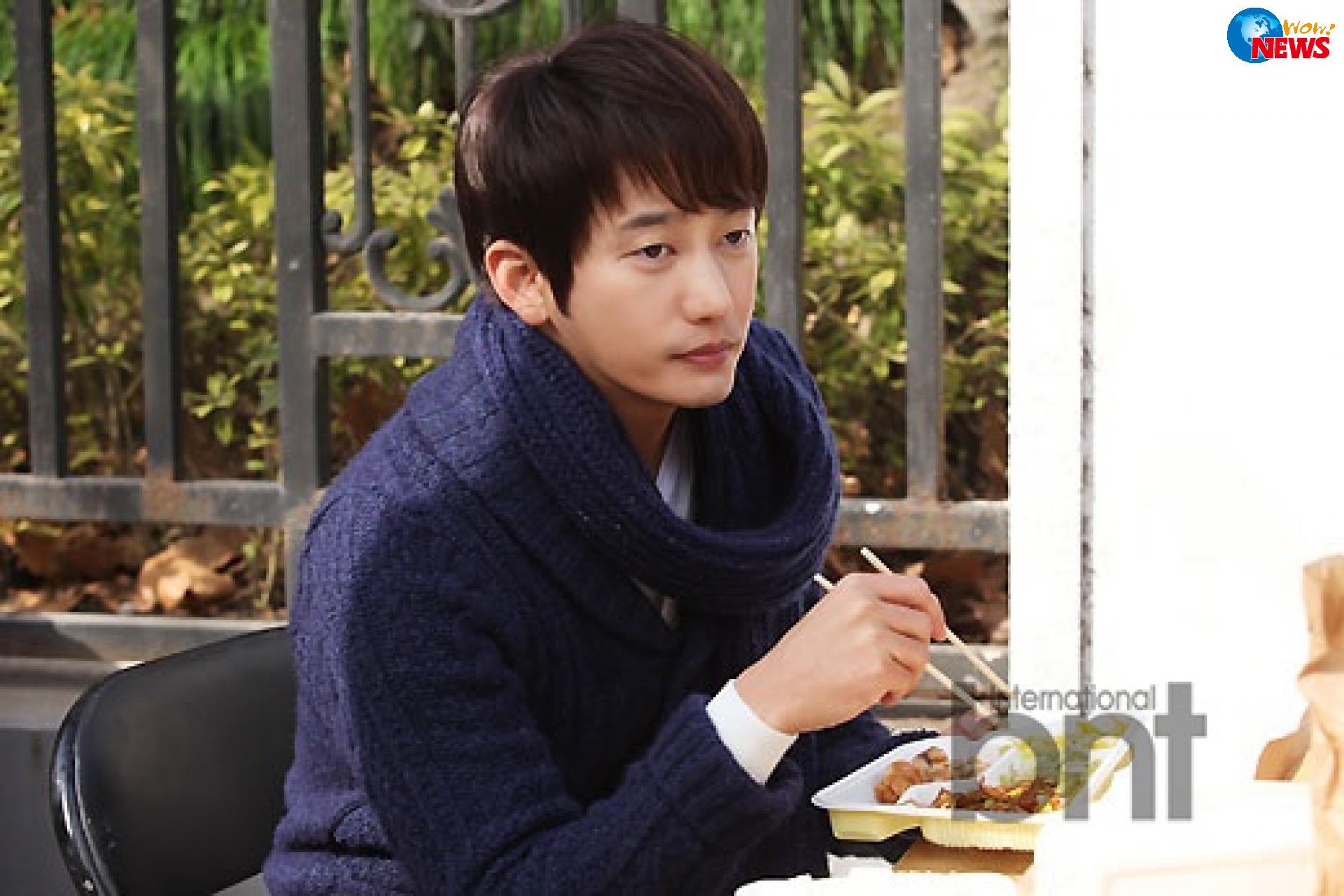 朴施厚「香气」片场照曝光与剧组吃盒饭显温馨 | Wow!NEWS新闻网