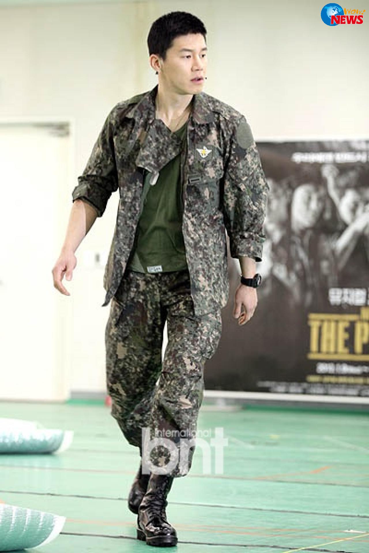 Wow!NEWS新聞網 演員金武烈退伍 戀人尹勝雅未現身