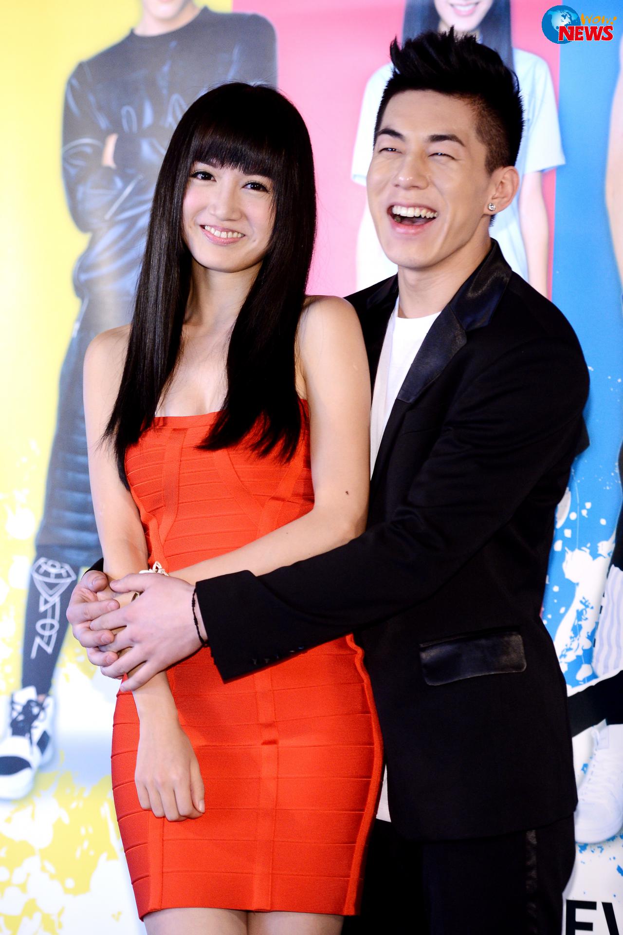 『十七岁』开镜 翁滋蔓配小鲜肉Casper 为戏苦练伤痕累累 | Wow!NEWS新闻网