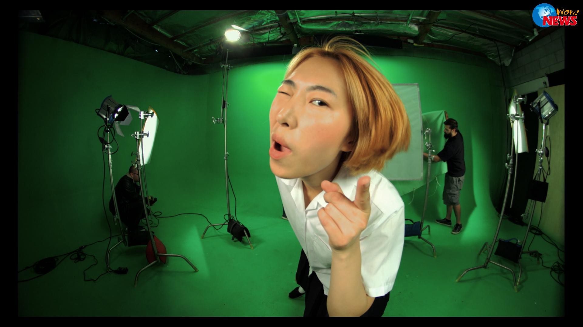 王若琳鼻孔牙龈狂逼镜头 扮丑搞笑拍MV | Wow