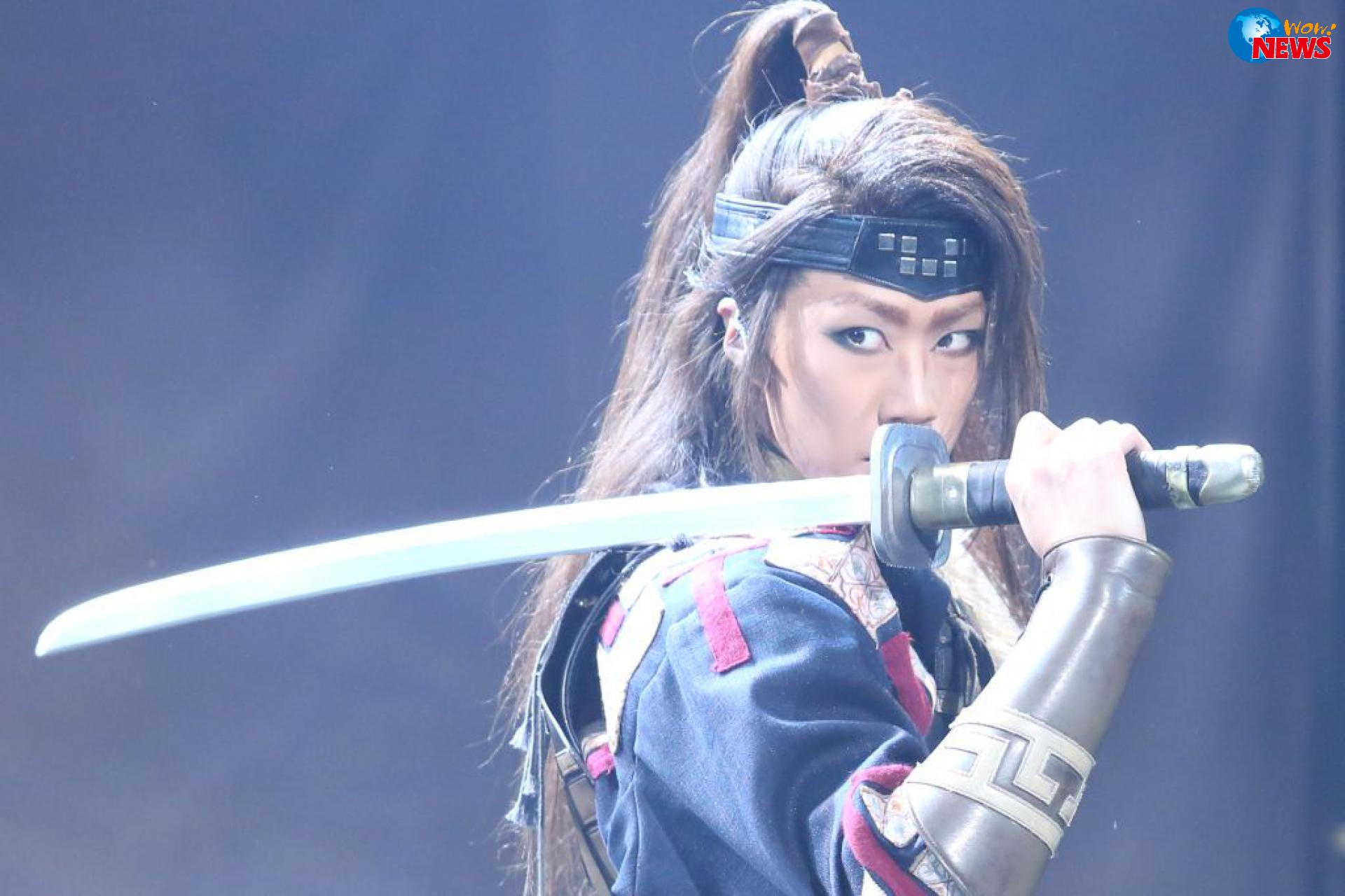 天海佑希主演电影版舞台剧 台风天来「乱」 | W