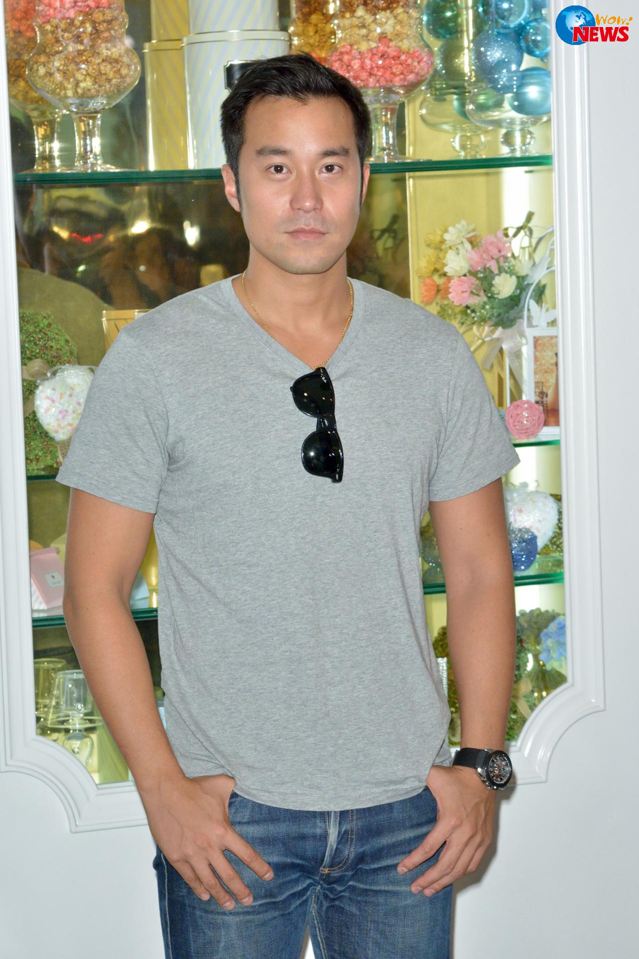 张孝全 Wow!NEWS新聞網- 《青田街一號》殺手張孝全化身情人節大使殺手吃爆米花也很Man