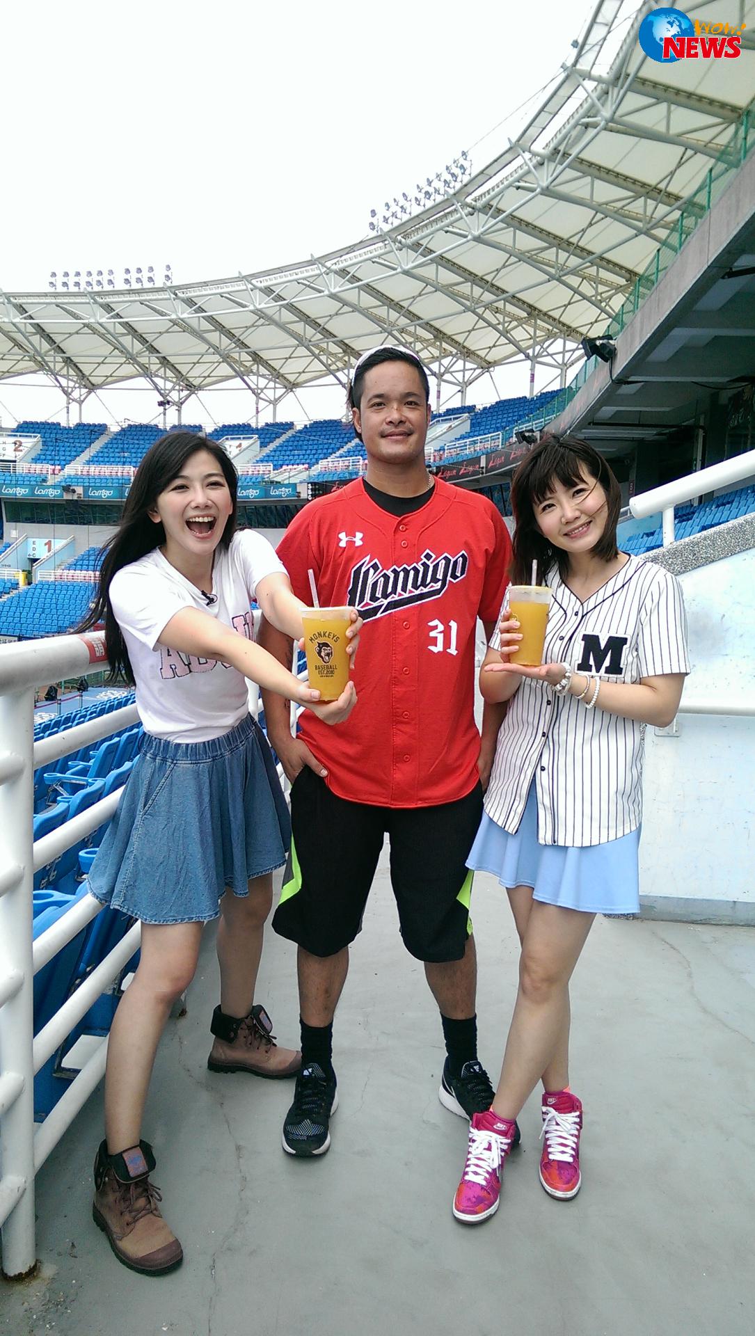 谢忻最爱边看球赛边吃 私带红酒喝到过high糗