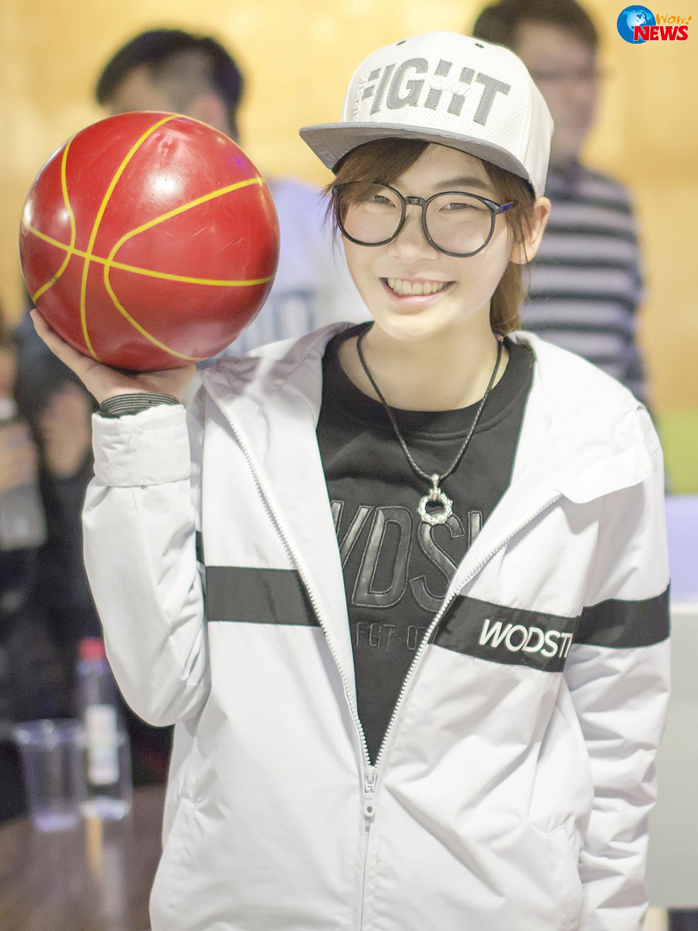 罗小白疑遭特殊行业损声誉 经纪公司吁粉丝勿